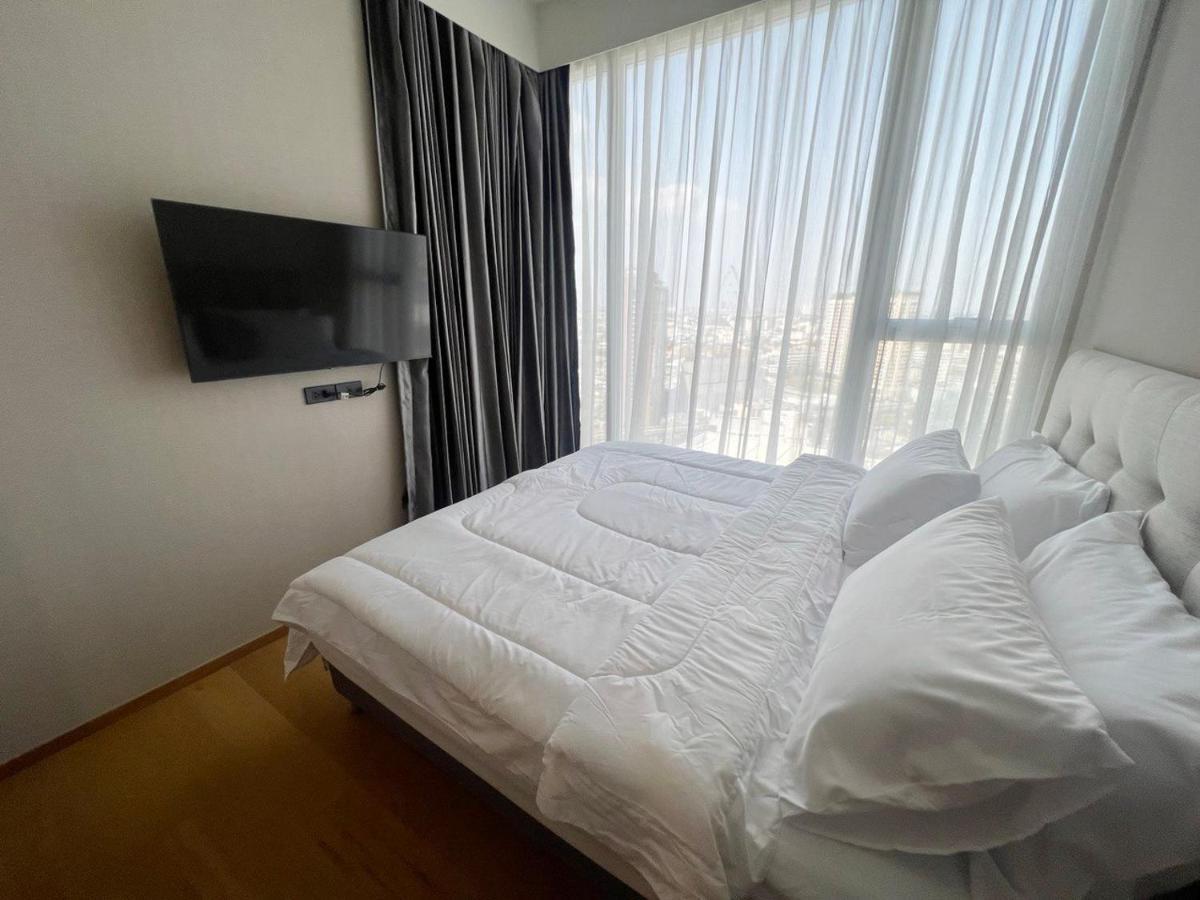 2 Bedroom Luxury Apartment 3 Min Walk From Bts Ekkamai Bangkok Exterior foto