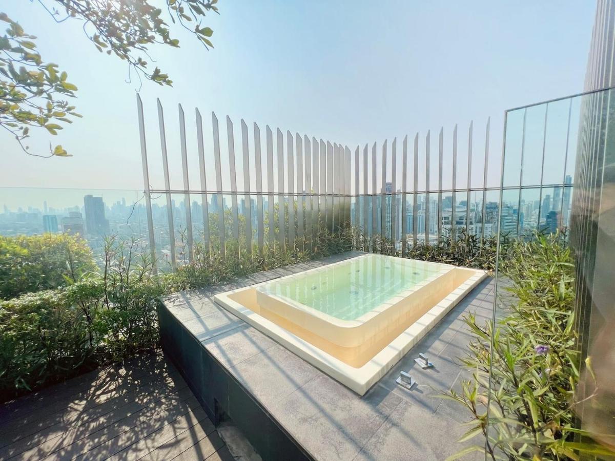 2 Bedroom Luxury Apartment 3 Min Walk From Bts Ekkamai Bangkok Exterior foto