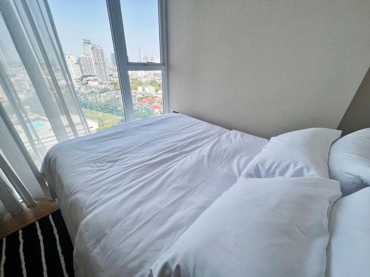 2 Bedroom Luxury Apartment 3 Min Walk From Bts Ekkamai Bangkok Exterior foto